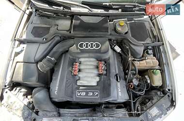 Седан Audi A8 2000 в 