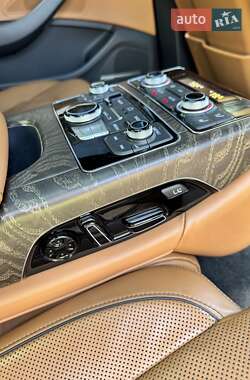Седан Audi A8 2015 в 