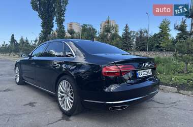Седан Audi A8 2015 в 