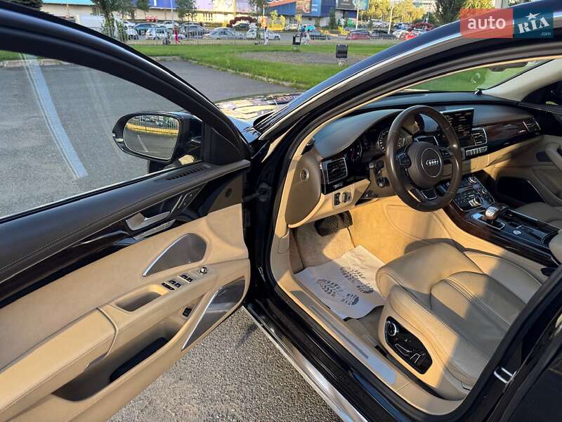 Седан Audi A8 2011 в Киеве