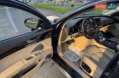 Седан Audi A8 2011 в 