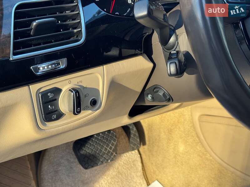 Седан Audi A8 2011 в Киеве