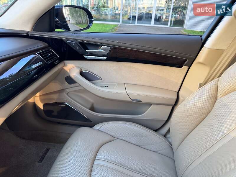 Седан Audi A8 2011 в Киеве