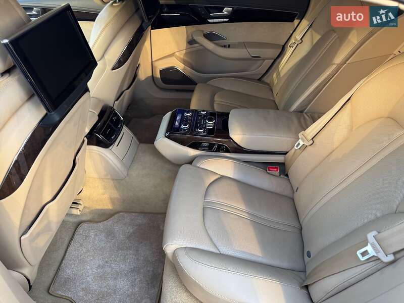 Седан Audi A8 2011 в Киеве