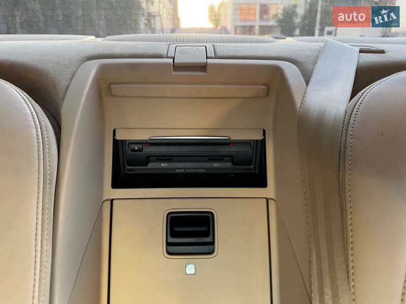 Седан Audi A8 2011 в Киеве