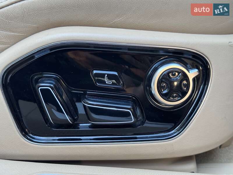 Седан Audi A8 2011 в Киеве