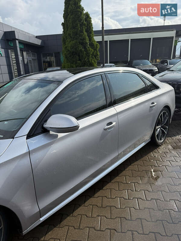 Седан Audi A8 2017 в Киеве