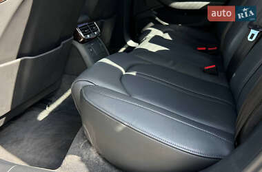 Седан Audi A8 2014 в 