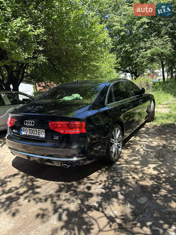 Седан Audi A8 2013 в Ужгороде