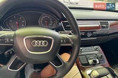 Седан Audi A8 2011 в Чернівцях