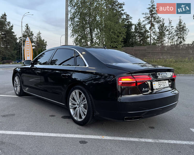 Седан Audi A8 2012 в Києві