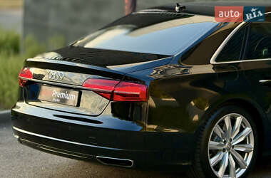 Седан Audi A8 2017 в 