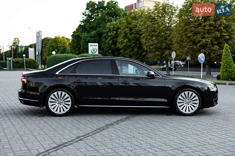 Седан Audi A8 2015 в Луцке