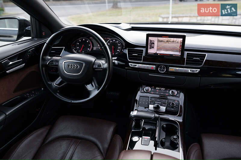 Седан Audi A8 2015 в Луцке