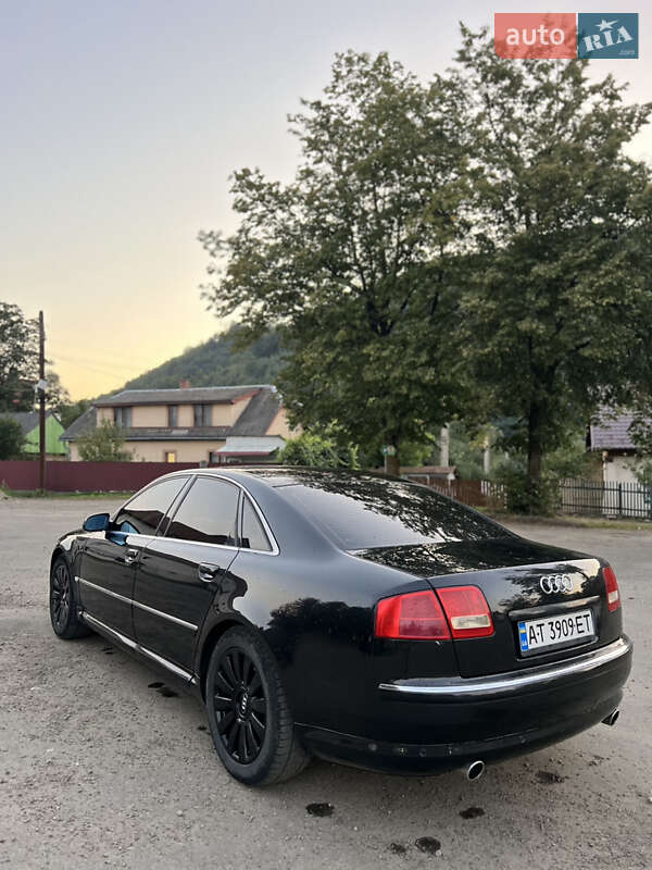 Седан Audi A8 2006 в Выгоде