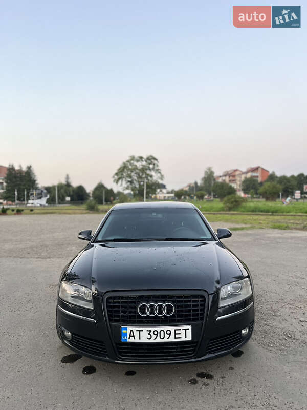 Седан Audi A8 2006 в Выгоде