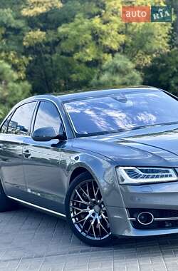 Седан Audi A8 2015 в 