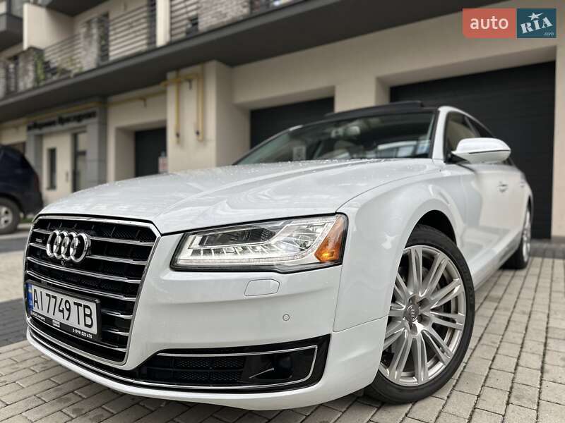 Седан Audi A8 2015 в 