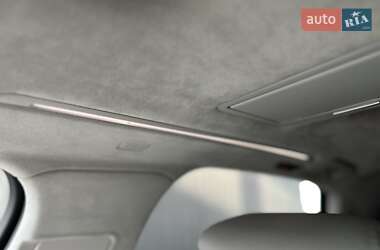 Седан Audi A8 2015 в 