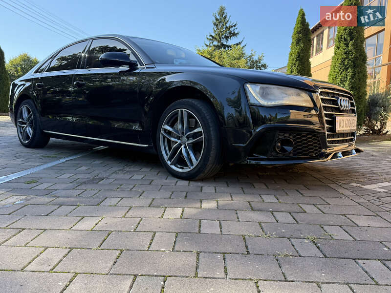 Седан Audi A8 2011 в 