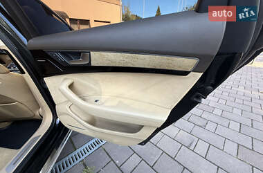 Седан Audi A8 2011 в 