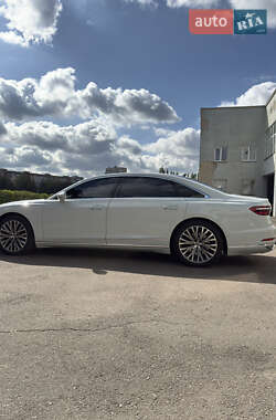 Седан Audi A8 2018 в 