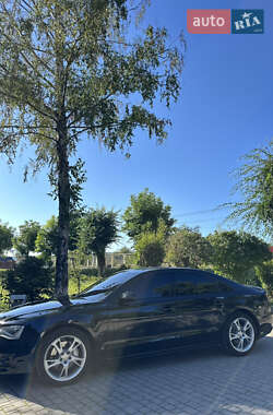 Седан Audi A8 2010 в 
