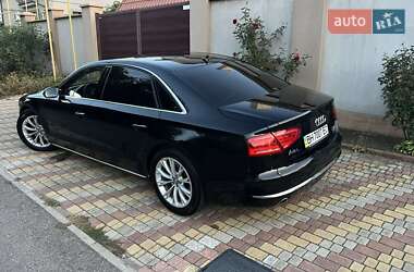 Седан Audi A8 2012 в 