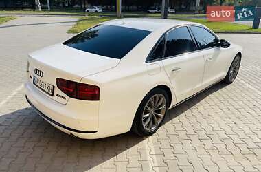 Седан Audi A8 2011 в 