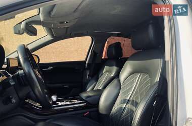 Седан Audi A8 2011 в 