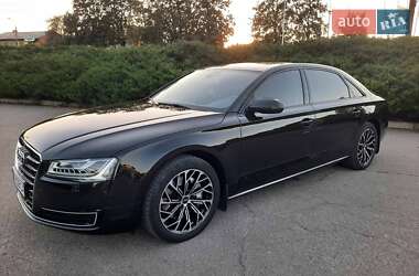 Седан Audi A8 2017 в Умані