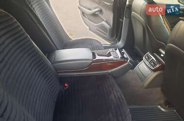 Седан Audi A8 2017 в 