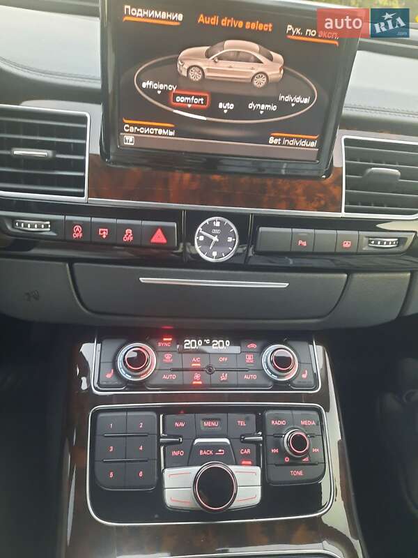 Седан Audi A8 2017 в Умани