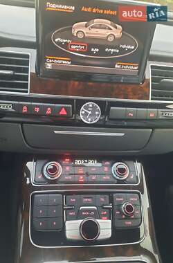 Седан Audi A8 2017 в 