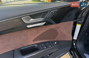 Седан Audi A8 2015 в 
