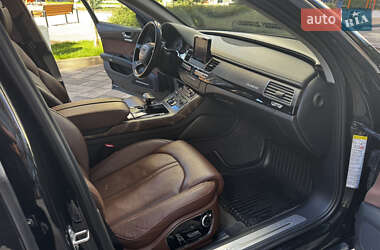 Седан Audi A8 2015 в 