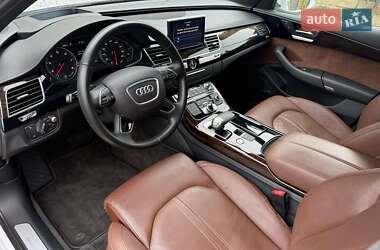 Седан Audi A8 2016 в 