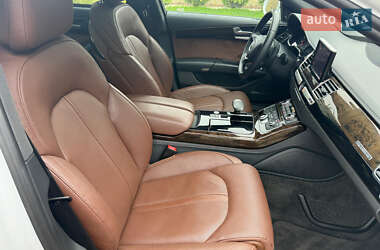 Седан Audi A8 2016 в 