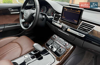 Седан Audi A8 2016 в 