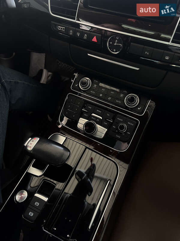 Седан Audi A8 2017 в Вінниці