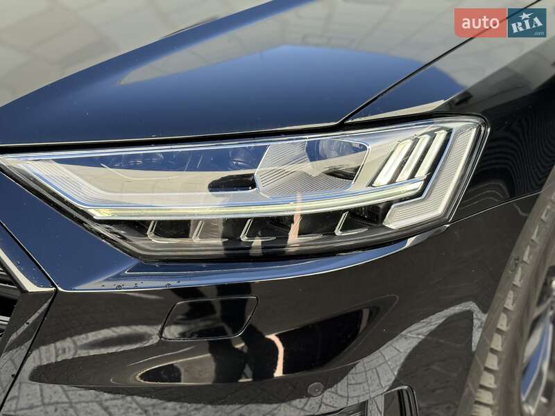 Седан Audi A8 2021 в Києві