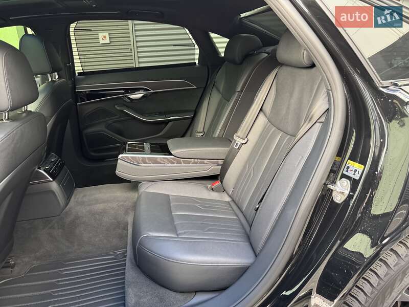 Седан Audi A8 2021 в Києві