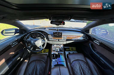 Седан Audi A8 2015 в 