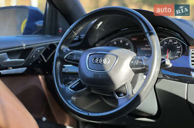 Седан Audi A8 2015 в 