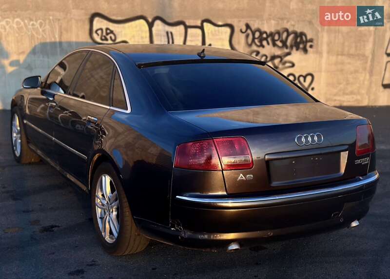 Седан Audi A8 2004 в Львові