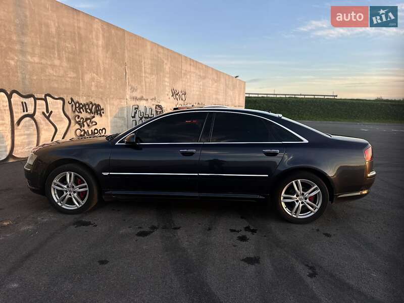 Седан Audi A8 2004 в Львові