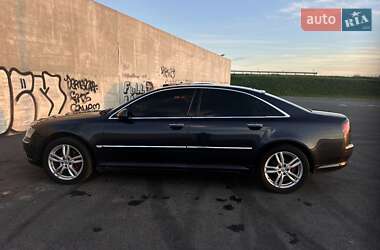 Седан Audi A8 2004 в 