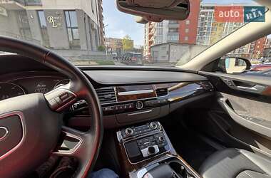 Седан Audi A8 2017 в 