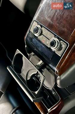 Седан Audi A8 2013 в 