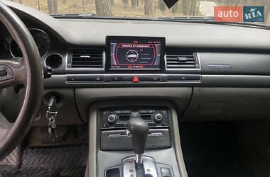 Седан Audi A8 2004 в 